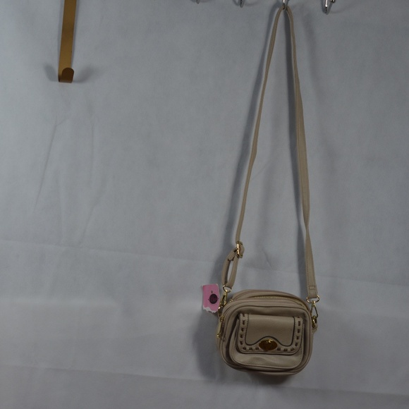 Light Beige/Off White Small Purse NWT - Picture 2 of 4